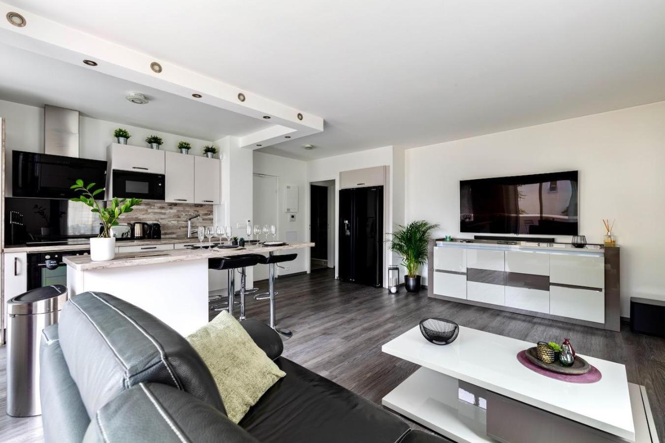 Charmant Refuge Avec Jardin, A 6 Minutes A Pied Du Metro Creteil L Echat-Lovely Retreat With Garden, Located A 6-Minute Walk From Creteil L Echat Metro Station Créteil Exterior foto
