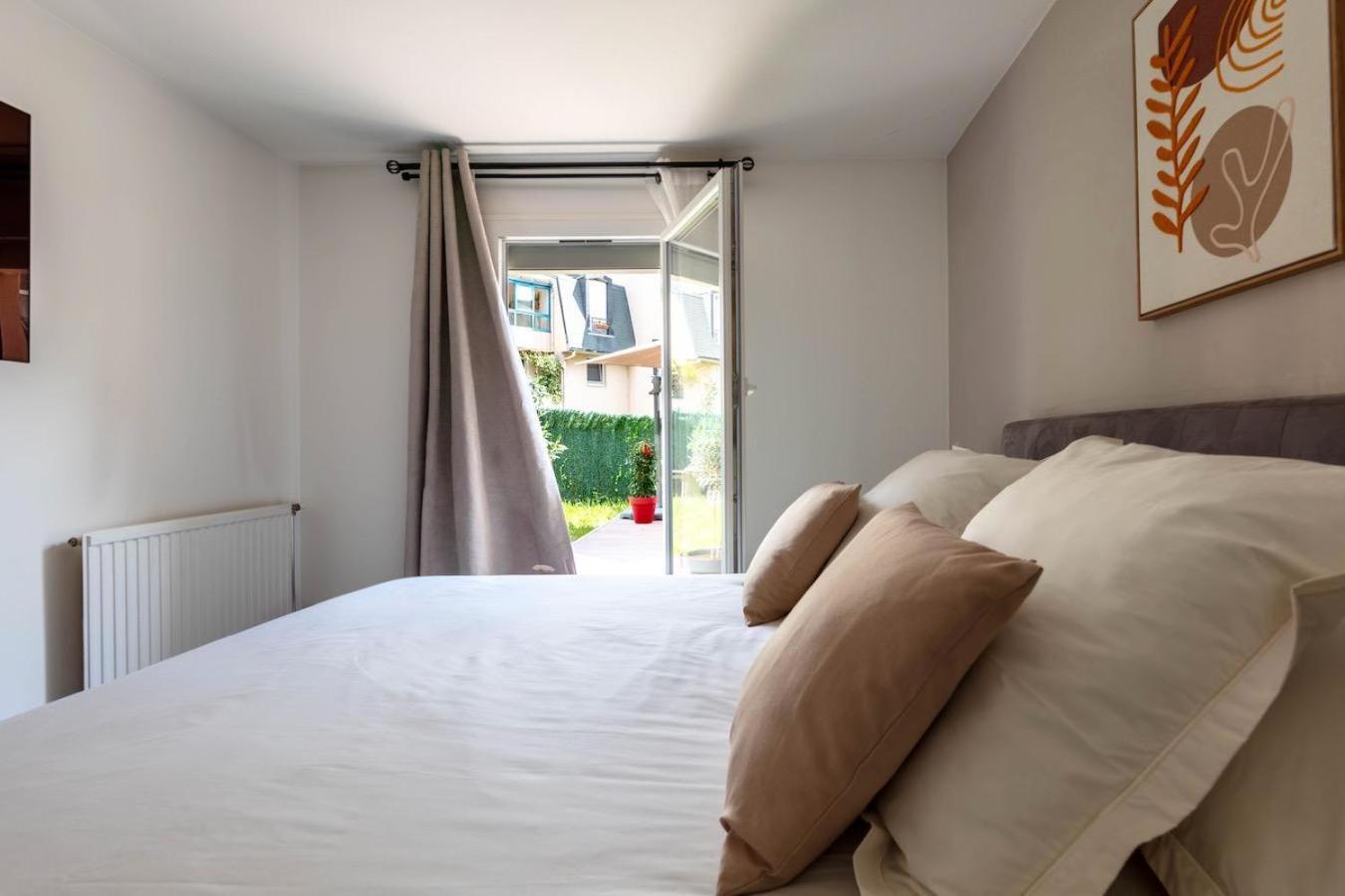 Charmant Refuge Avec Jardin, A 6 Minutes A Pied Du Metro Creteil L Echat-Lovely Retreat With Garden, Located A 6-Minute Walk From Creteil L Echat Metro Station Créteil Exterior foto