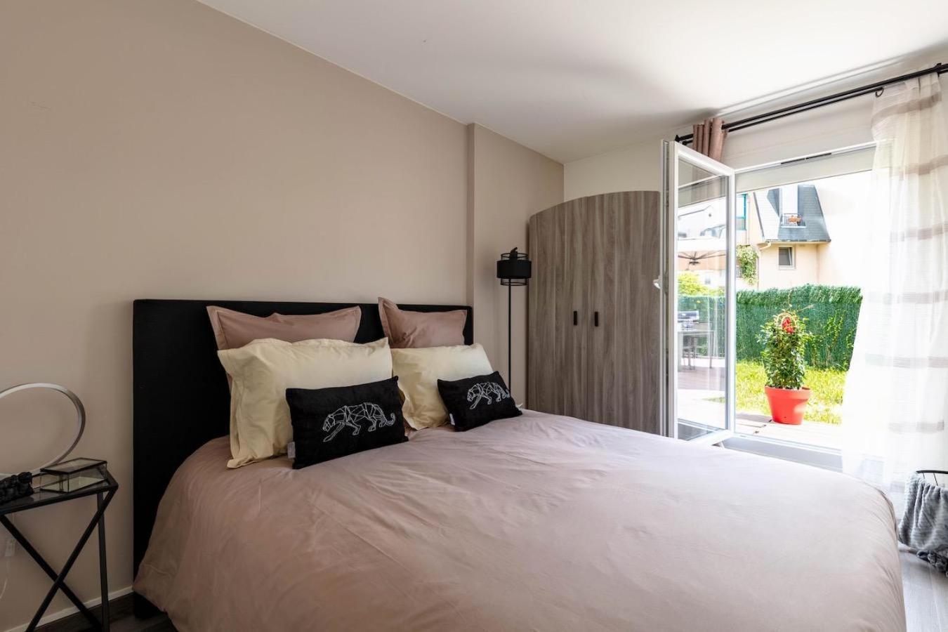Charmant Refuge Avec Jardin, A 6 Minutes A Pied Du Metro Creteil L Echat-Lovely Retreat With Garden, Located A 6-Minute Walk From Creteil L Echat Metro Station Créteil Exterior foto