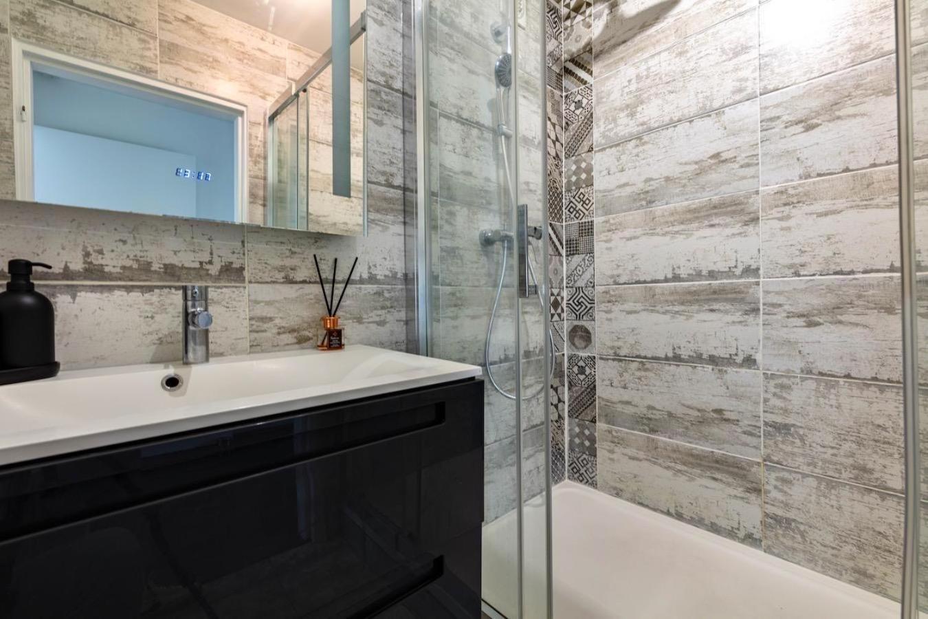 Charmant Refuge Avec Jardin, A 6 Minutes A Pied Du Metro Creteil L Echat-Lovely Retreat With Garden, Located A 6-Minute Walk From Creteil L Echat Metro Station Créteil Exterior foto